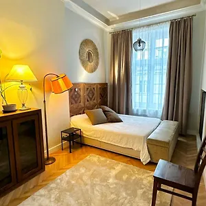 nice-apartment-in-city-center.warsawhotelspoland.com/